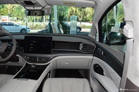 2022款腾势D9 DM-i 970 四驱旗舰型