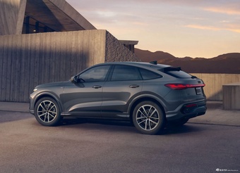 2026款奥迪Q5 Sportback(海外) 基本型 官图