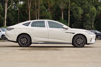 2025款海豹07 DM-i 智驾版 1.5L 125km 精英型