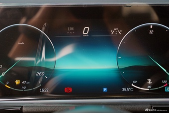 2025款奔驰GLA 200