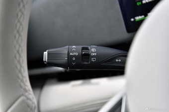 2025款梦想家 PHEV 四驱尊贵鲲鹏版