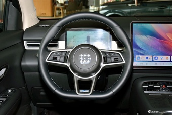 2025款蓝电E5 PLUS 165km 长续航先享版 7座