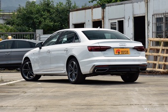 2025款奥迪A4L 200万辆悦享版 40 TFSI 时尚动感型