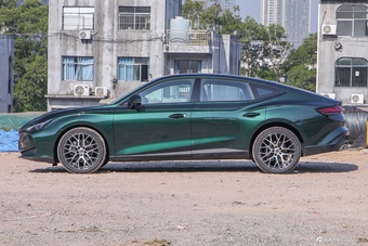 2026款MG7 1.5T 300 DCT优雅版