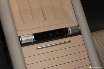 2026款奥迪E5 Sportback 钦定性能quattro型