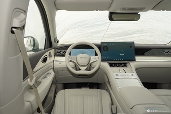 2026款海狮08 EV 800KM 5座 四驱旗舰型