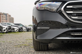 2025款奔驰E级改款 E 300 L 豪华型