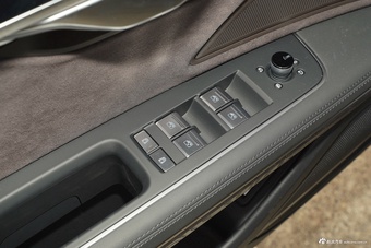 2025款奥迪A8L 45 TFSI quattro 豪华型