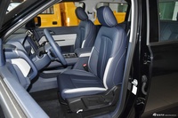 2024款大道 全能者 2.3T 柴油自动两驱舒享款平底货箱