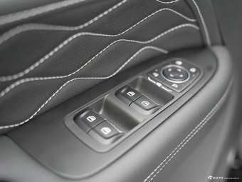 2025款坦克300 Hi4-T