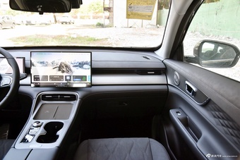 2025款瑞虎8 PLUS C-DM 1.5T 116KM豪华型 5座