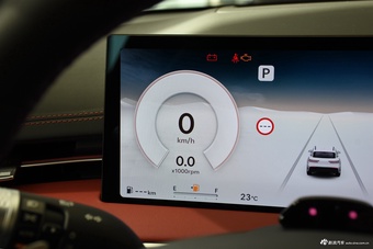 2025款捷尼赛思GV70 2.5T 四驱旗舰运动套件版