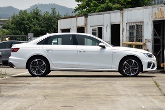 2025款奥迪A4L 200万辆悦享版 40 TFSI 时尚动感型