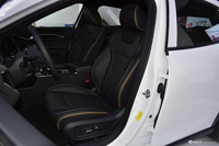 2022款奔腾B70S 2.0T智潮统帅