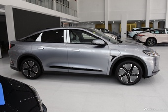 2025款极狐 阿尔法S6 735MAX 175kW