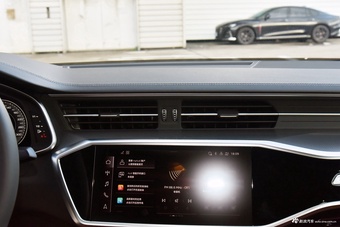 2025款奥迪A6L 改款 45 TFSI 臻选动感型