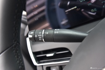 2025款凯迪拉克CT5 28T 赛道性能版
