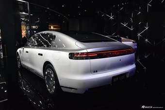 2025款尊界S800增程 4座