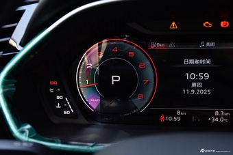 2025款奥迪Q3 45周年典藏版 35TFSI 时尚动感型