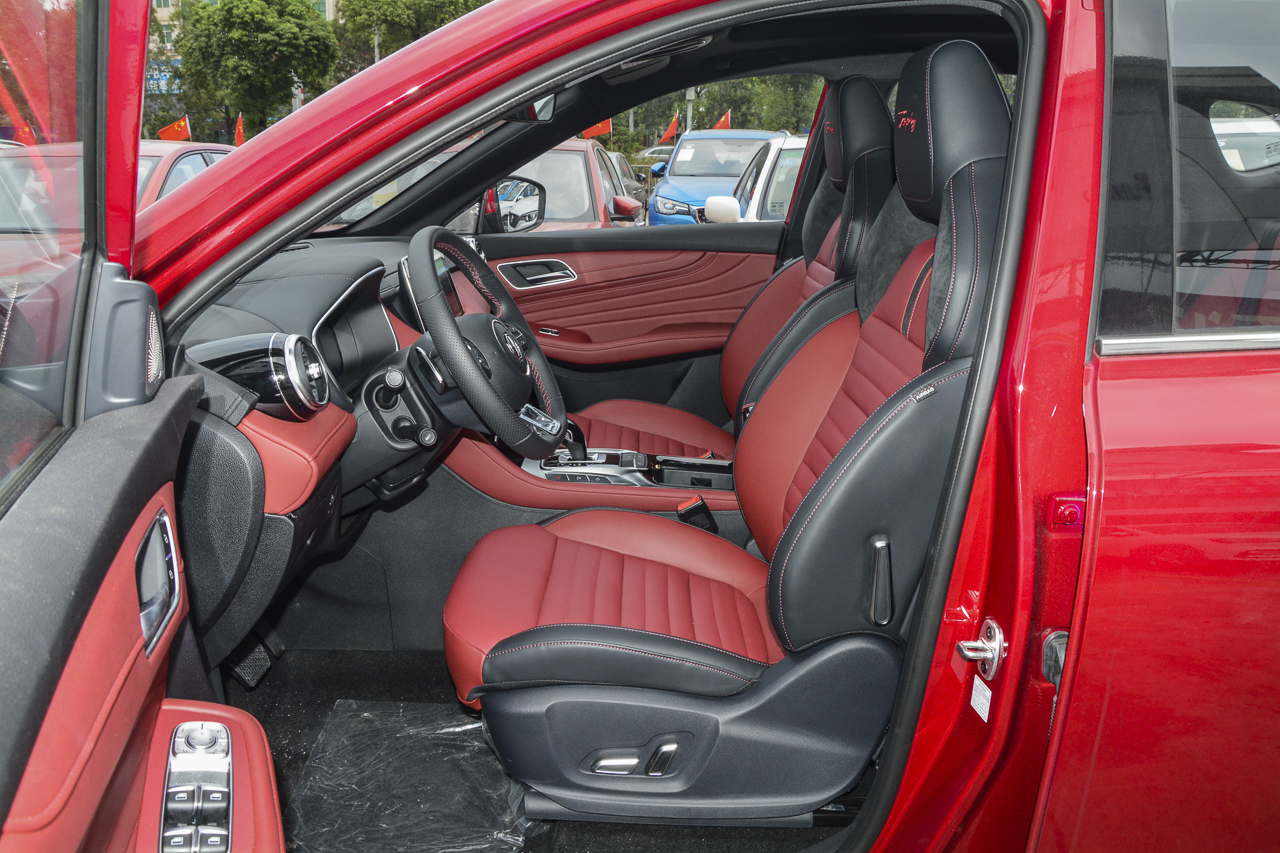 2019款名爵HS 两驱30T Trophy超燃版国VI