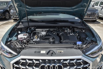 2025款奥迪Q3 45周年典藏版 35TFSI 时尚动感型图片