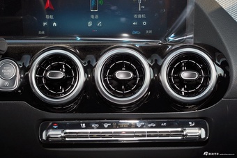 2025款奔驰GLA 200