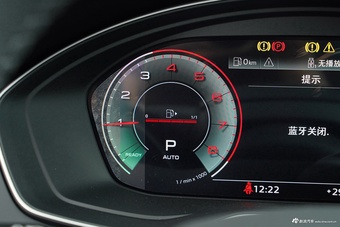 2025款奥迪Q5L 45周年典藏版 40 TFSI 豪华动感型