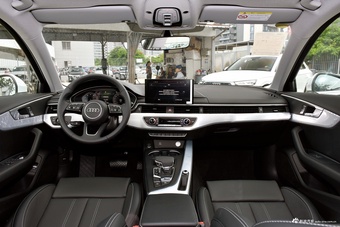2025款奥迪A4L 200万辆悦享版 40 TFSI 时尚动感型图片