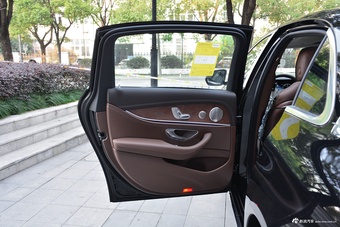 2022款奔驰E级 改款 E 300 L 豪华型