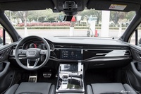 2024款奥迪SQ7 4.0 TFSI 暗夜骑士版