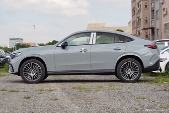 2025款奔驰GLC轿跑 GLC 300 4MATIC轿跑SUV