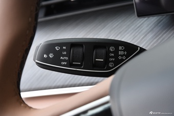 2025款瑞虎8 L 2.0T 自动长虹版 7座