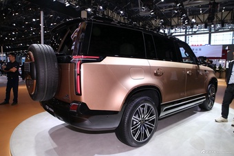 2025广州车展实拍：极石ADAMAS