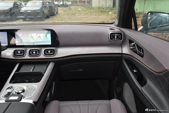 2025款瑞虎9 2.0T 自动两驱尊享版 5座