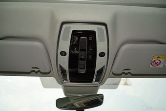 2025款奥迪A8L 45 TFSI quattro 豪华型