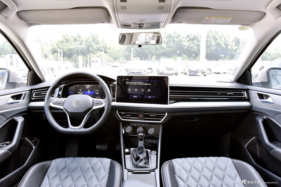 2025款速腾 改款三 300TSI DSG超越版