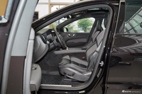 2026款沃尔沃XC60 B5 四驱智远极夜黑版