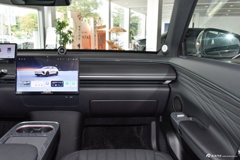 2025款星纪元 ET 增程 265 Pro高速辅助驾驶