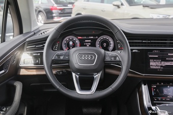 2026款奥迪Q7 55 TFSI quattro S line黑武士型
