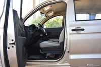 2020款五菱宏光V 1.5L手动劲享版7座国VI