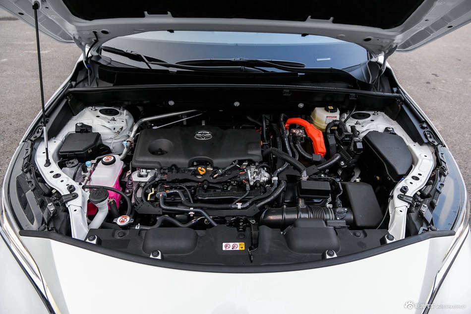 2022款凌放HARRIER 双擎 2.5L CVT四驱尊享版