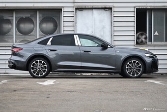 2026款一汽奥迪A5L 2.0T 运动版