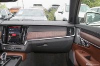 2025款沃尔沃S90 B5 智雅豪华版