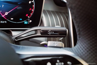 2025款奔驰GLC轿跑 GLC 300 4MATIC轿跑SUV