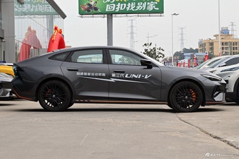 2025款长安UNI-V 第三代 2.0T 劲擎型