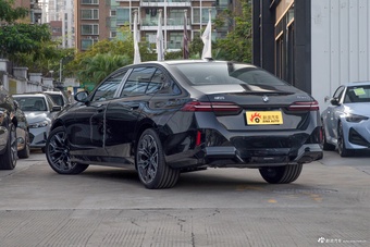 2026款宝马5系 改款 530Li 尊享型 M运动套装