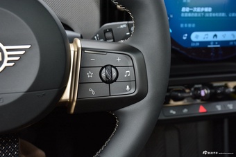 2025款MINI 2.0T COOPER S 艺术家 五门版