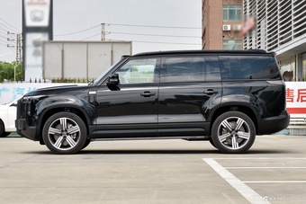 2024款极石01 尊享6座长续航版