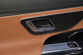 2026款奔驰E级 260 L 经典型