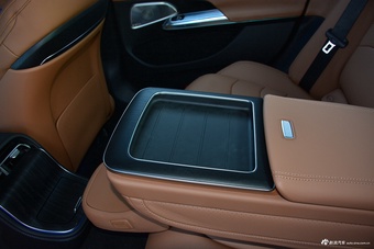 2024款奔驰E级 E 260 L 运动型